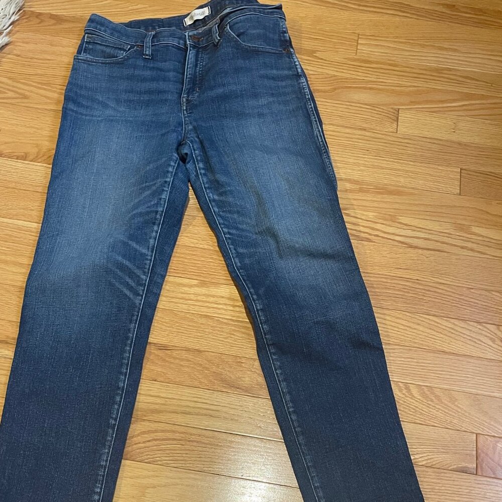 Madewell medium blue denim slim straight jeans in size 30